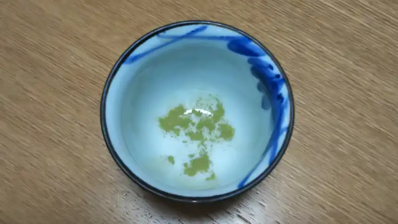 粉末緑茶お茶を注ぐ前